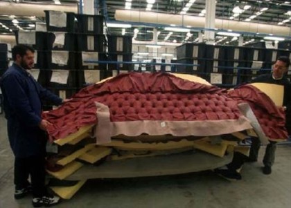 Oltre il 90% degli operai in sciopero alla Natuzzi Oltre il 90% degli operai in sciopero alla Natuzzi
