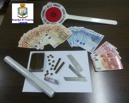 Arrestato dalla Guardia di Finanza spacciatore di droga nel centro di Taranto item-thumbnail