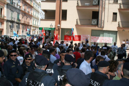 Esordio della Giunta Emiliano: un’aggressione e la campagna elettorale infinita… del Governatore Esordio della Giunta Emiliano: un’aggressione e la campagna elettorale infinita… del Governatore