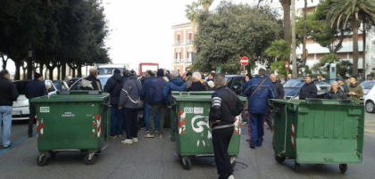 La città di Taranto ostaggio dei manifestanti (non autorizzati) . E le Autorità tacciono ! item-thumbnail