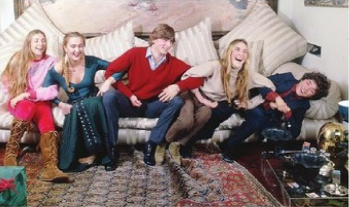 nella foto i flgli di Marta Marzotto in una vecchia foto di famiglia