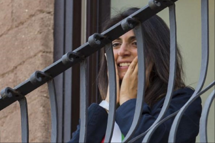 CdG virginia raggi balcone