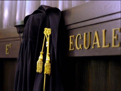 CdG toga banco tribunale