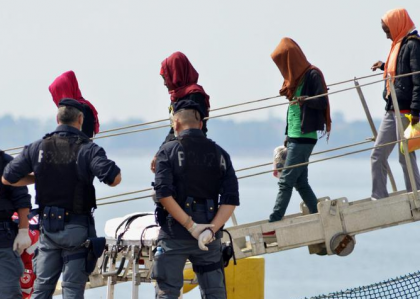 CdG soccorsi PS sbarco migranti