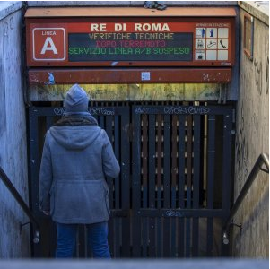 CdG metro roma chiusa