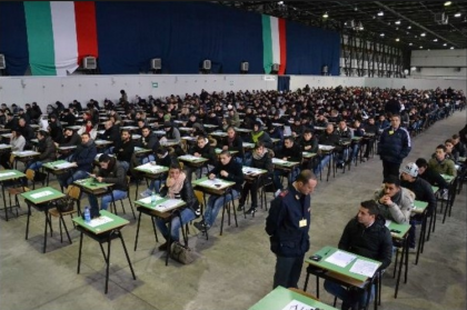 Annullati dal capo della Polizia Gabrielli tutti gli esami per gli allievi poliziotti: ipotesi di truffa item-thumbnail