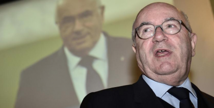 Tutto il peggio del calcio italiano: signore e signori, ecco a voi il presidente della Federcalcio Carlo Tavecchio item-thumbnail