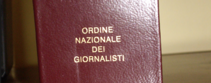 Inchiesta sul giornalismo in Puglia. La fabbrica ( a pagamento) dei tesserini di giornalista che comprovano l’assenza ed inefficienza dei controlli dell’ Ordine dei Giornalisti | 3a puntata item-thumbnail