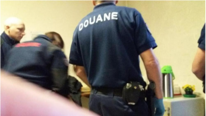 La Procura di Torino : “Illegale il blitz dei gendarmi francesi nel centro di accoglienza medica a Bardonecchia” La Procura di Torino : “Illegale il blitz dei gendarmi francesi nel centro di accoglienza medica a Bardonecchia”