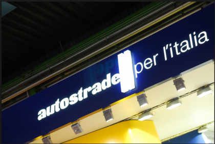 Ecco come Autostrade ha usato i 43,7 miliardi dei pedaggi: investimenti, tasse e debiti item-thumbnail