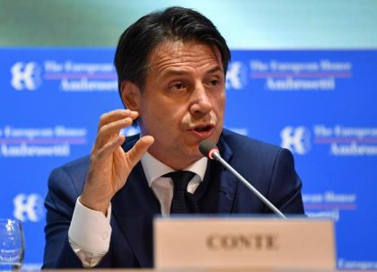 Concorso universitario. Il premier Conte prima fa rinviare il concorso "ad hoc" ma dopo rinuncia item-thumbnail