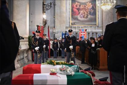 Funerali di Stato a Trieste per gli agenti della Polizia Matteo Demenego e Pierluigi Rotta. L'ultimo saluto alla Volante 2 item-thumbnail