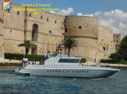Doppio salvataggio in mare della Guardia di Finanza a ferragosto Doppio salvataggio in mare della Guardia di Finanza a ferragosto