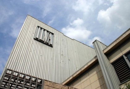 Un ladro scoperto all’ ILVA mentre rubava rame, fugge e “vola” dall’altezza di 4 metri con un vigilantes che lo inseguiva item-thumbnail