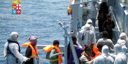 La Marina Militare annuncia nuovi sbarchi di migranti a Taranto La Marina Militare annuncia nuovi sbarchi di migranti a Taranto