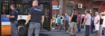 Incidente stradale in centro. Malmenato il conducente del bus item-thumbnail