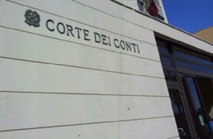 La Corte dei Conti pugliese indaga sul doppio «stipendio» ai consiglieri provinciali di Taranto La Corte dei Conti pugliese indaga sul doppio «stipendio» ai consiglieri provinciali di Taranto