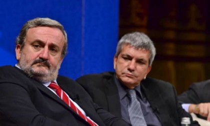 Scontro tra Vendola e Emiliano per la candidatura di Dario Stefàno (Sel) Scontro tra Vendola e Emiliano per la candidatura di Dario Stefàno (Sel)