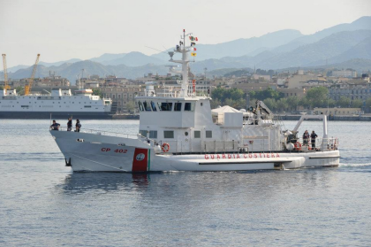 Operazione “Mare Nostrum” : nave “Pennetti” rientra a Taranto Operazione “Mare Nostrum” : nave “Pennetti” rientra a Taranto