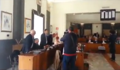 Risse verbali, politiche e legali al Comune di Taranto. La malavita ringrazia… item-thumbnail