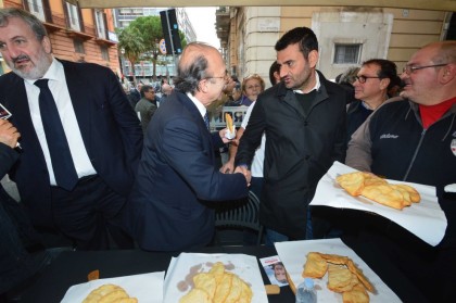 Festività natalizie. Mentre Taranto piange, Bari se le gode… item-thumbnail