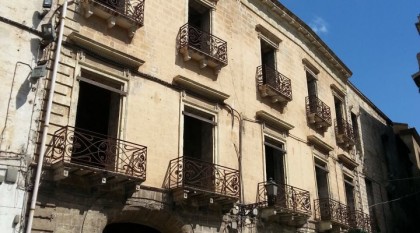 Palazzo Troilo nella Città Vecchia diventerà comunità alloggio, sportello sociale e centro sociale Polivalente per minori Palazzo Troilo nella Città Vecchia diventerà comunità alloggio, sportello sociale e centro sociale Polivalente per minori