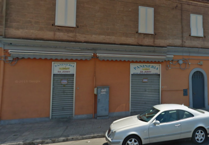 I Carabinieri del NAS scoprono un quintale di alimentari pieni di muffa. E l’ ASL è stata costretta a chiudere un esercizio di gastronomia ai Tamburi item-thumbnail