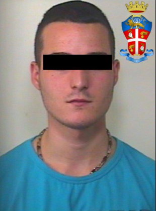 Operazione antidroga dei Carabinieri. Uno spacciatore dei Tamburi arrestato, nascondeva l’eroina nel frigorifero Operazione antidroga dei Carabinieri. Uno spacciatore dei Tamburi arrestato, nascondeva l’eroina nel frigorifero