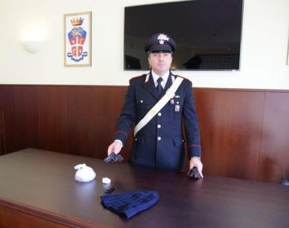 I Carabinieri arrestano una coppia di insospettabili spacciatori I Carabinieri arrestano una coppia di insospettabili spacciatori
