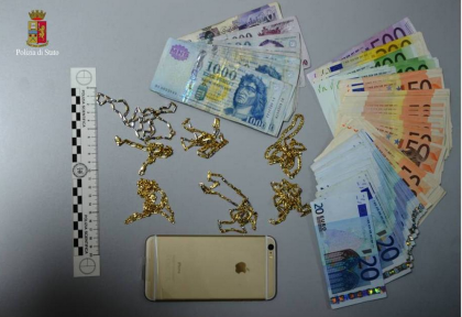 Coppia rumena arrestata dalla Polizia dopo un furto in gioielleria Coppia rumena arrestata dalla Polizia dopo un furto in gioielleria