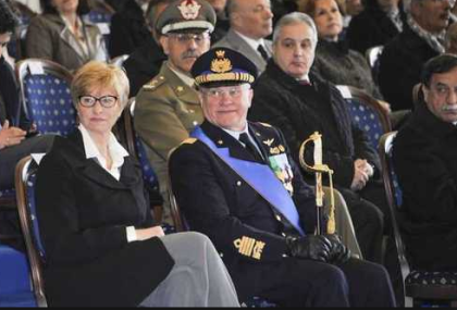 Il Ministro Pinotti snobba la Confindustria di Taranto Il Ministro Pinotti snobba la Confindustria di Taranto