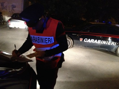 Controlli a tappeto dei Carabinieri alla circolazione stradale Controlli a tappeto dei Carabinieri alla circolazione stradale