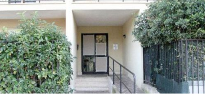 Quindici colpi di pistola sparati contro il portone dove abita il pregiudicato Massimiliano Gargiulo Quindici colpi di pistola sparati contro il portone dove abita il pregiudicato Massimiliano Gargiulo