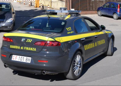 Operazione “Ultima Chance”. Sgominata dalla Guardia di Finanza a Taranto un associazione a delinquere usuraia dedita all’estorsione Operazione “Ultima Chance”. Sgominata dalla Guardia di Finanza a Taranto un associazione a delinquere usuraia dedita all’estorsione