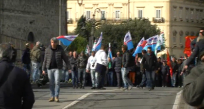 Pochi scioperanti “sindacalizzati” e la città si blocca. Risultato ? Nessuno ! item-thumbnail