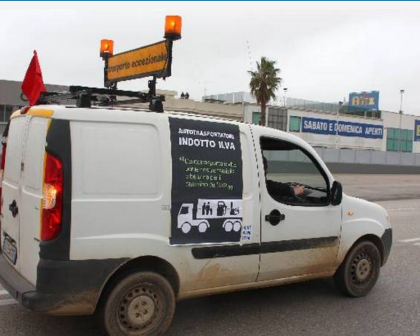 300 tir degli autostrasportatori Ilva in rivolta, le statali 100 e 106 bloccate 300 tir degli autostrasportatori Ilva in rivolta, le statali 100 e 106 bloccate