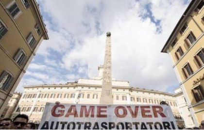 Le solite promesse da marinaio della politica ai lavoratori Le solite promesse da marinaio della politica ai lavoratori
