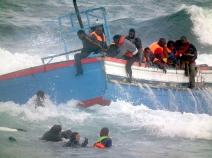 Un barcone di migranti affonda nel canale di Sicilia oltre 700 morti: è la tragedia più grave mai avvenuta item-thumbnail