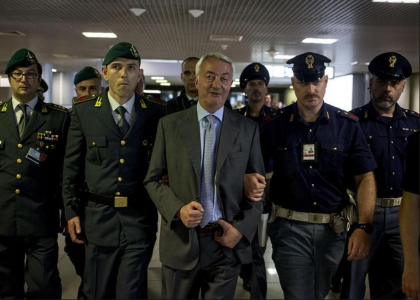 Fabio Riva dopo 18 mesi di latitanza è stato arrestato dalla Guardia di Finanza Fabio Riva dopo 18 mesi di latitanza è stato arrestato dalla Guardia di Finanza
