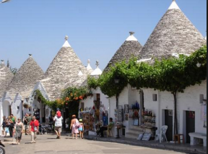 Il turismo in Puglia. Purtroppo Taranto non ne fa parte . item-thumbnail
