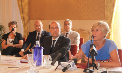 Il ministro della Difesa Pinotti restituisce alla città di Taranto la banchina della Marina item-thumbnail
