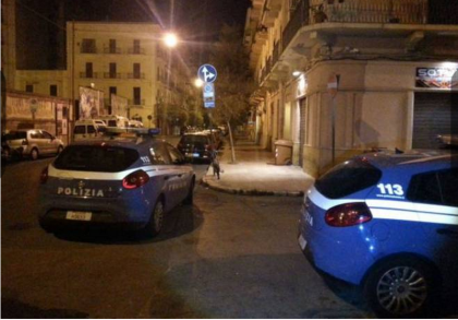 Ancora una sparatoria davanti a una sala giochi di Taranto Ancora una sparatoria davanti a una sala giochi di Taranto