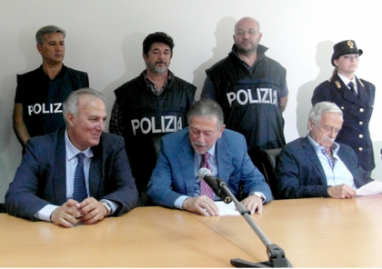 Operazione “Fisheye” della Polizia di Stato nella città vecchia. Effettuati 16 arresti Operazione “Fisheye” della Polizia di Stato nella città vecchia. Effettuati 16 arresti