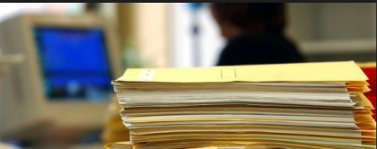 35 dipendenti del Comune di Taranto accusati di truffa a processo. Timbravano il cartellino e se ne andavano dal Comune item-thumbnail