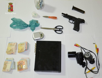 Blitz antidroga della Polizia nella Città Vecchia: due arresti Blitz antidroga della Polizia nella Città Vecchia: due arresti