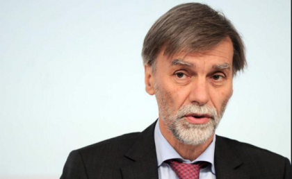 Il ministro Delrio inaugura il completamento della piastra logistica del Porto di Taranto item-thumbnail
