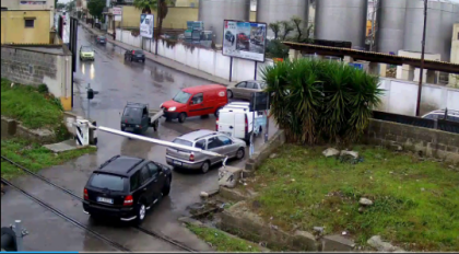 Manduria, un’ auto rimane intrappolata tra le sbarre del passaggio a livello item-thumbnail
