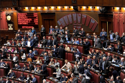 Regna indisturbato il “mercato parlamentare”: 235 cambi di partito in meno di due anni Regna indisturbato il “mercato parlamentare”: 235 cambi di partito in meno di due anni