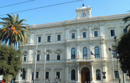 Condannato Luigi Farace a Bari, costrinse alle dimissioni dei dipendenti Condannato Luigi Farace a Bari, costrinse alle dimissioni dei dipendenti