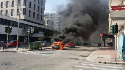 Incendiata auto di fronte al Palazzo di Giustizia. Ma a Taranto esiste un Prefetto ? Incendiata auto di fronte al Palazzo di Giustizia. Ma a Taranto esiste un Prefetto ?